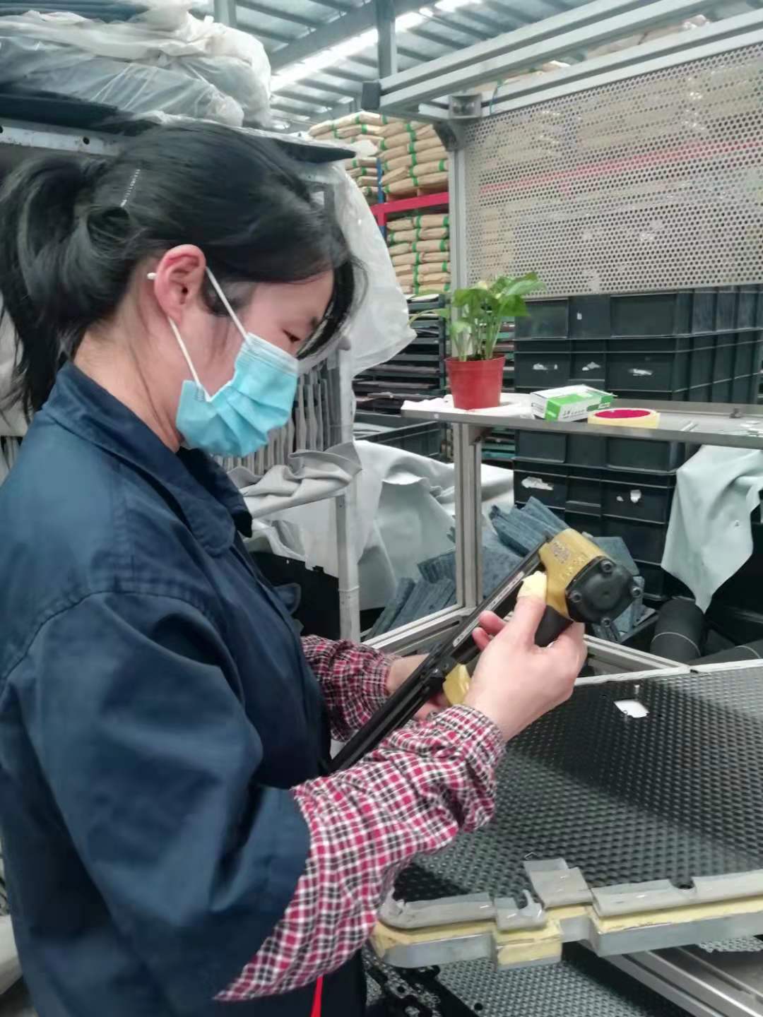 沖裁員工照片3.jpg
